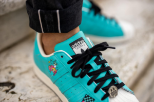 Alternative view of Giày Adidas Arizona x Superstar 'Have an Iced Day Teal White' GZ2871