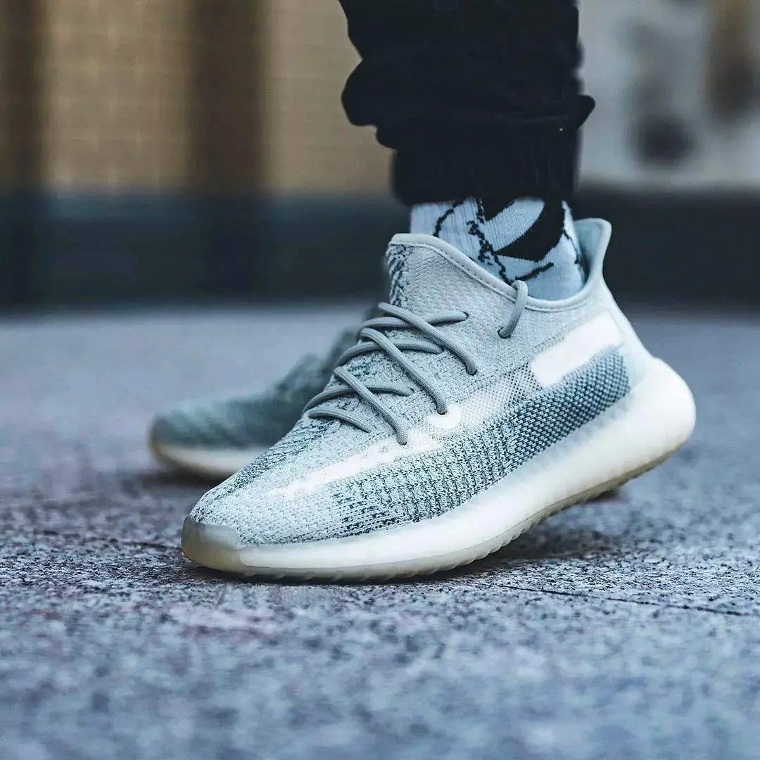 Alternative view of Giày Adidas Yeezy Boost 350 V2 'Cloud White Non-Reflective' FW3043