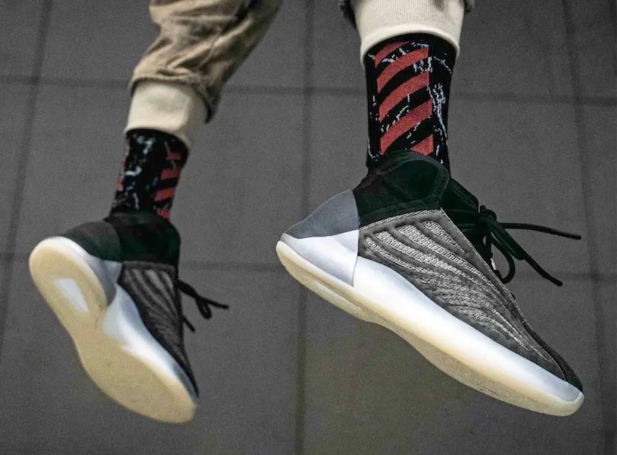 Alternative view of Giày Adidas YZY QNTM Barium H68771