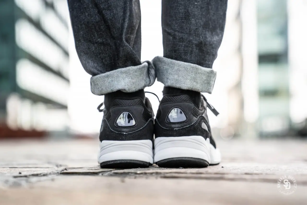 Alternative view of Giày Adidas Yung-96 Shoes 'Core Black' EE3681