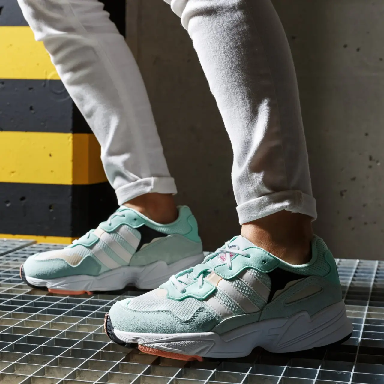 Alternative view of Giày Adidas Yung-96 J 'Ice Mint' F35272