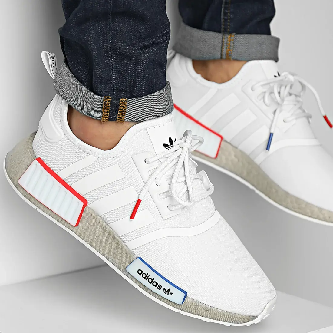 Giay Adidas NMD R1 'White Grey' GX9525