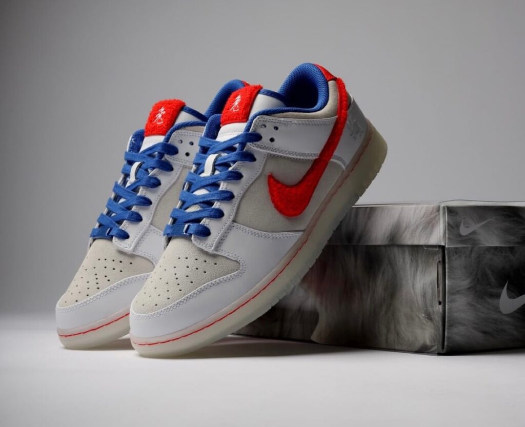 Giay Nike Dunk Low Retro Year of the Rabbit 'White Varsity Royal' FD4203-161