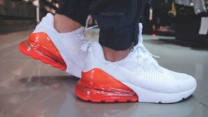 Alternative view of Giày Nike Air Max 270 'White Hot Punch' AH8050-103