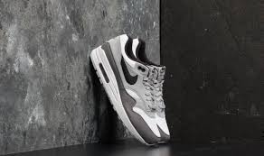 Alternative view of Giày Nike Air Max 1 'Wolf Grey' AH8145-101