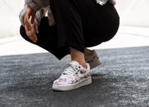 Alternative view of Giày Nike WMNS Air Force 1 Low 'Floral Rose' AO1017-102