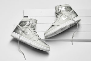 Alternative view of Giày Nike Air Jordan 1 Retro High 'CO Japan Neutral Grey Suitcase' DA0382-029