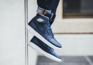 Alternative view of Giày Nike Air Jordan 1 High Nouveau 'Navy Snake' 819176-407