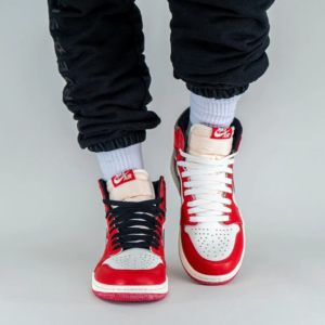 Giay Nike Air Jordan 1 Retro High OG 'Chicago Lost and Found' FD1437-612