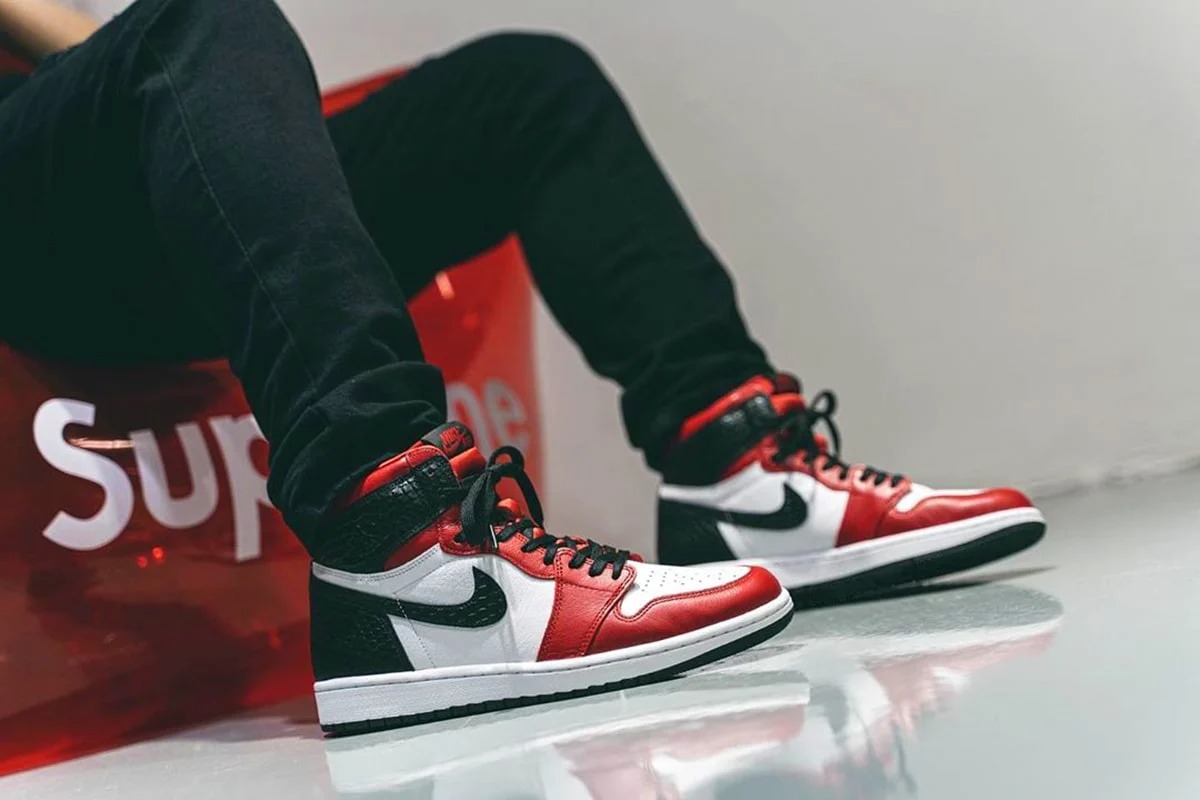 Giày Nike Air Jordan 1 Retro High 'Satin Snake Chicago' CD0461-601 - Ảnh 3