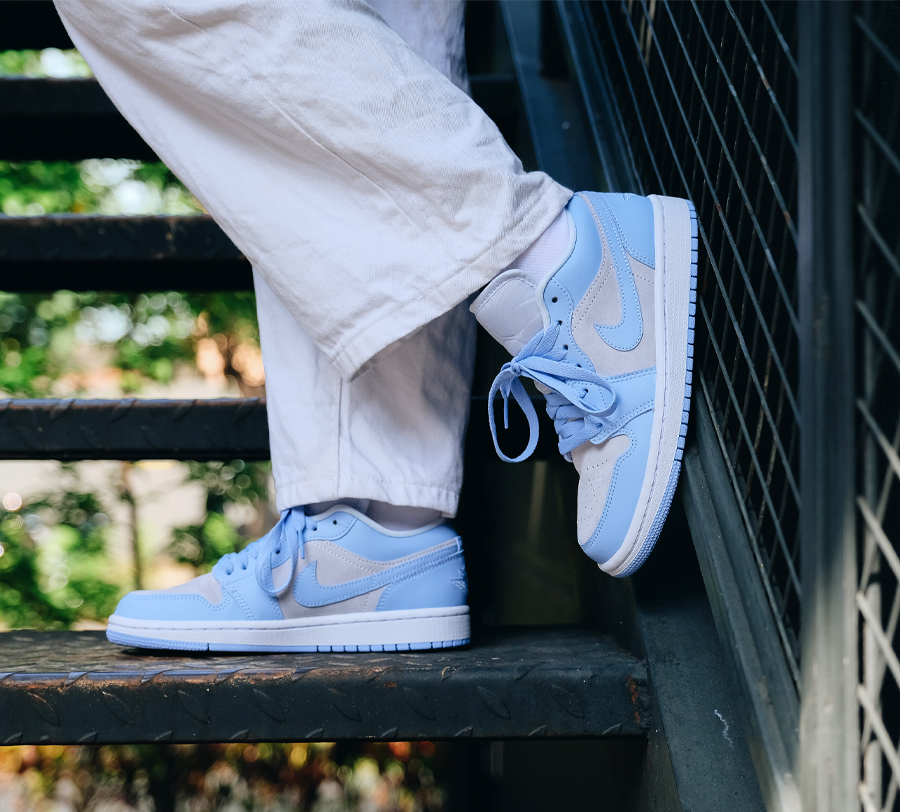 Giày Nike Wmns Air Jordan 1 Low 'University Blue' DC0774-050 - Ảnh 3