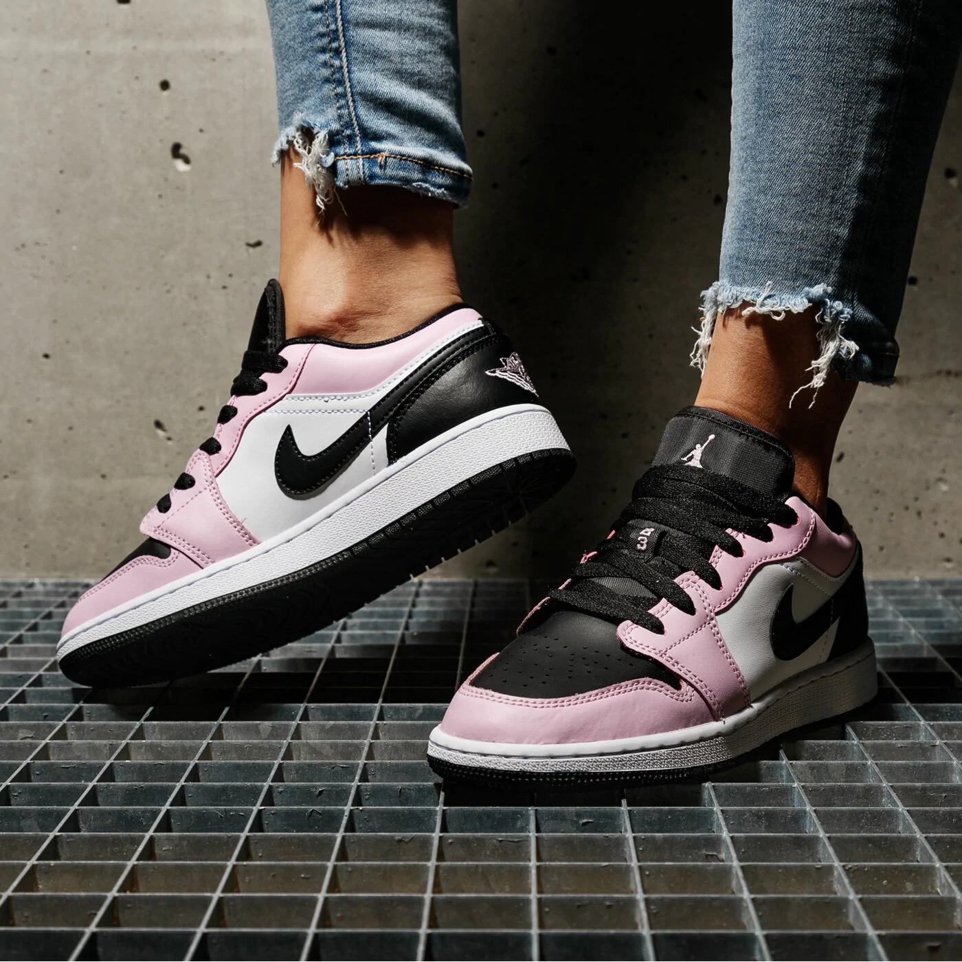 Giày Nike Air Jordan 1 Low GS 'Light Arctic Pink' 554723-601 - Ảnh 2