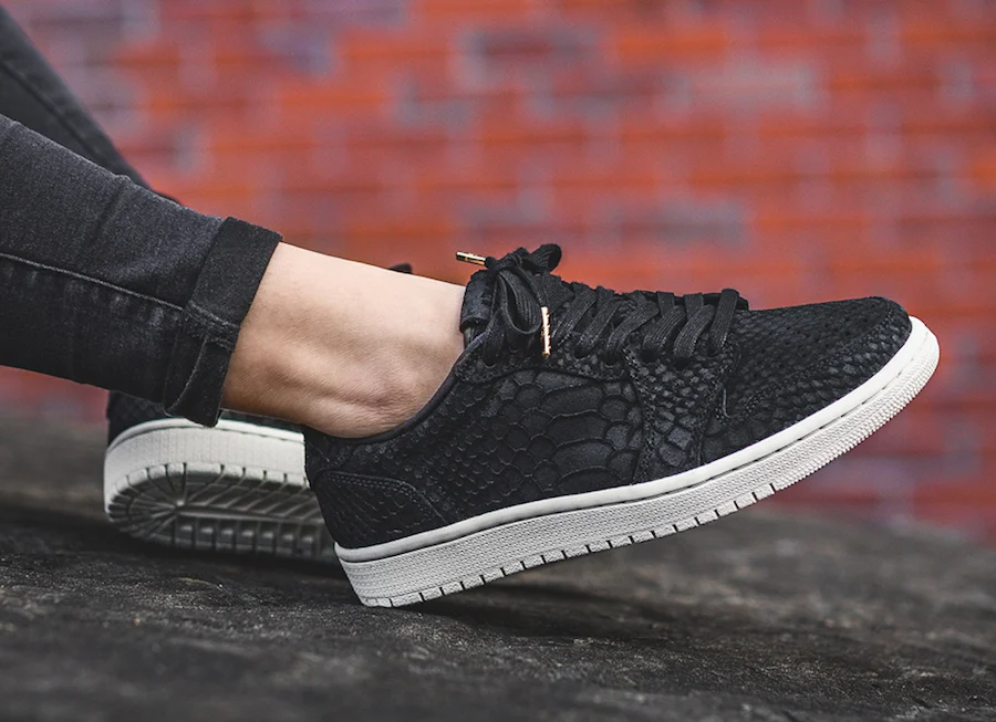 Giày Nike Wmns Air Jordan 1 Retro Low 'Black Python' AJ6004-010 - Ảnh 4