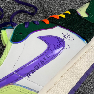 Giay Nike Air Jordan 1 Retro Low OG 'Doernbecher' FD9665-351