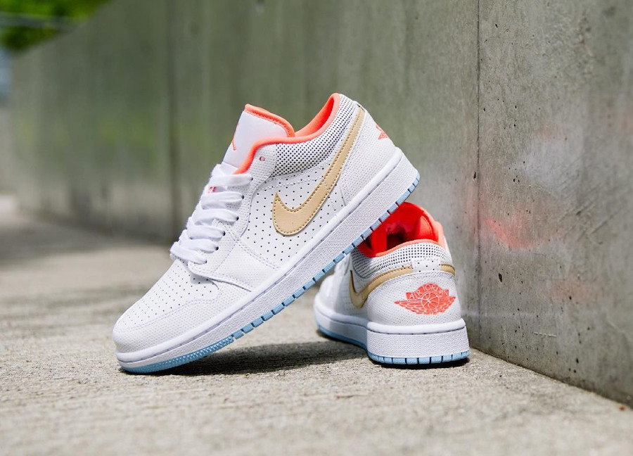 Giày Nike Wmns Air Jordan 1 Low SE 'White Sesame' DC9509-100 - Ảnh 8