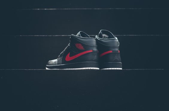 Giày Nike Air Jordan 1 Mid 'Anthracite Gym Red' 554724-045 - Ảnh 5