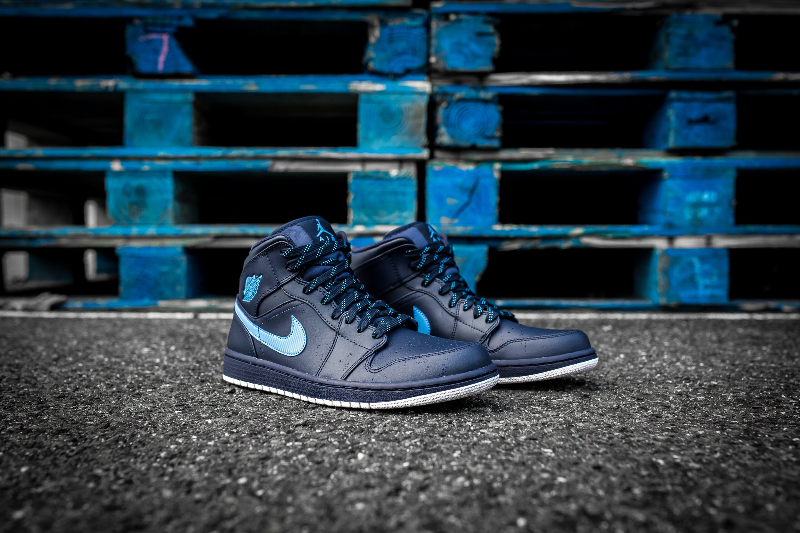Giày Nike Air Jordan 1 Mid 'Obsidian University' 554724-405 - Ảnh 4