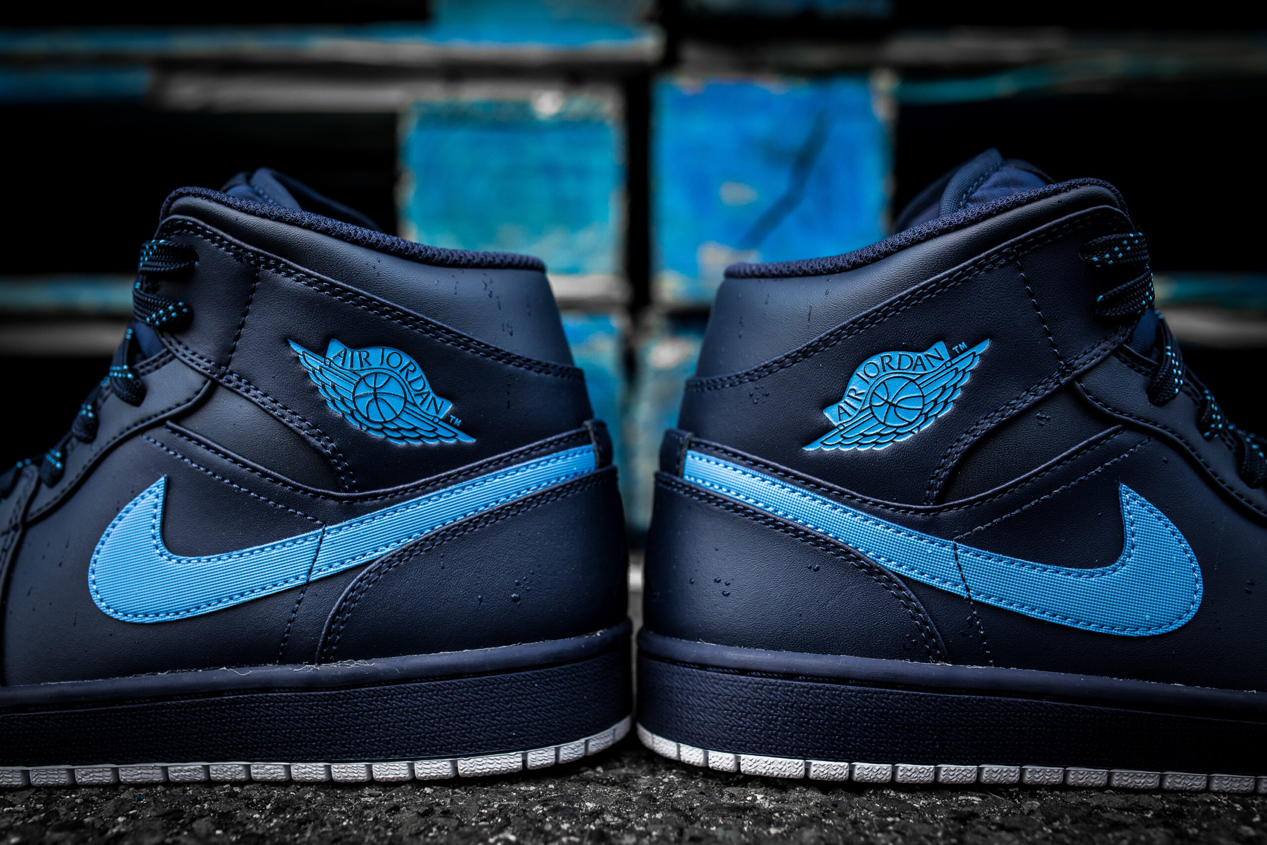 Giày Nike Air Jordan 1 Mid 'Obsidian University' 554724-405 - Ảnh 6