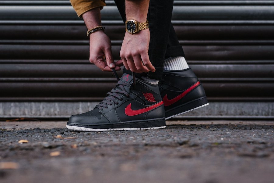 Giày Nike Air Jordan 1 Mid 'Anthracite Gym Red' 554724-045 - Ảnh 2