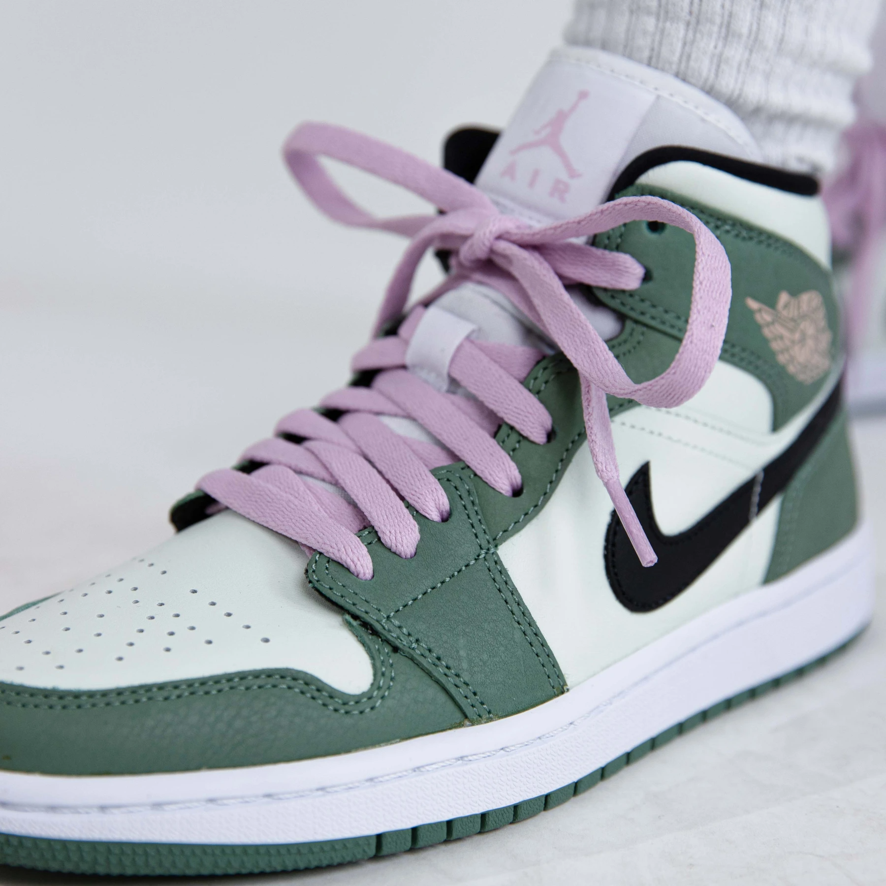 Giày Nike Wmns Air Jordan 1 Mid SE 'Dutch Green' CZ0774-300 - Ảnh 5