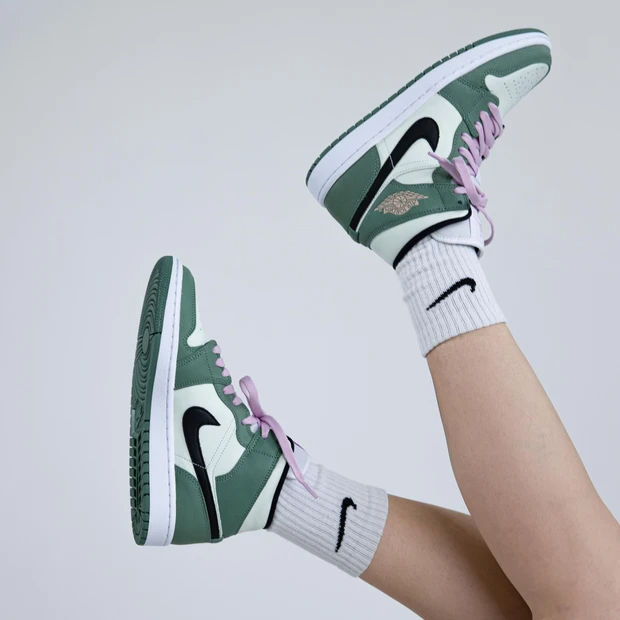 Giày Nike Wmns Air Jordan 1 Mid SE 'Dutch Green' CZ0774-300 - Ảnh 4