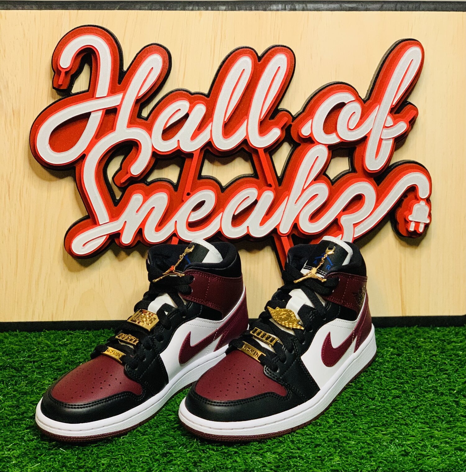 Giày Nike Air Jordan 1 Mid SE 'Gold Pendants' CZ4385-016 - Ảnh 10