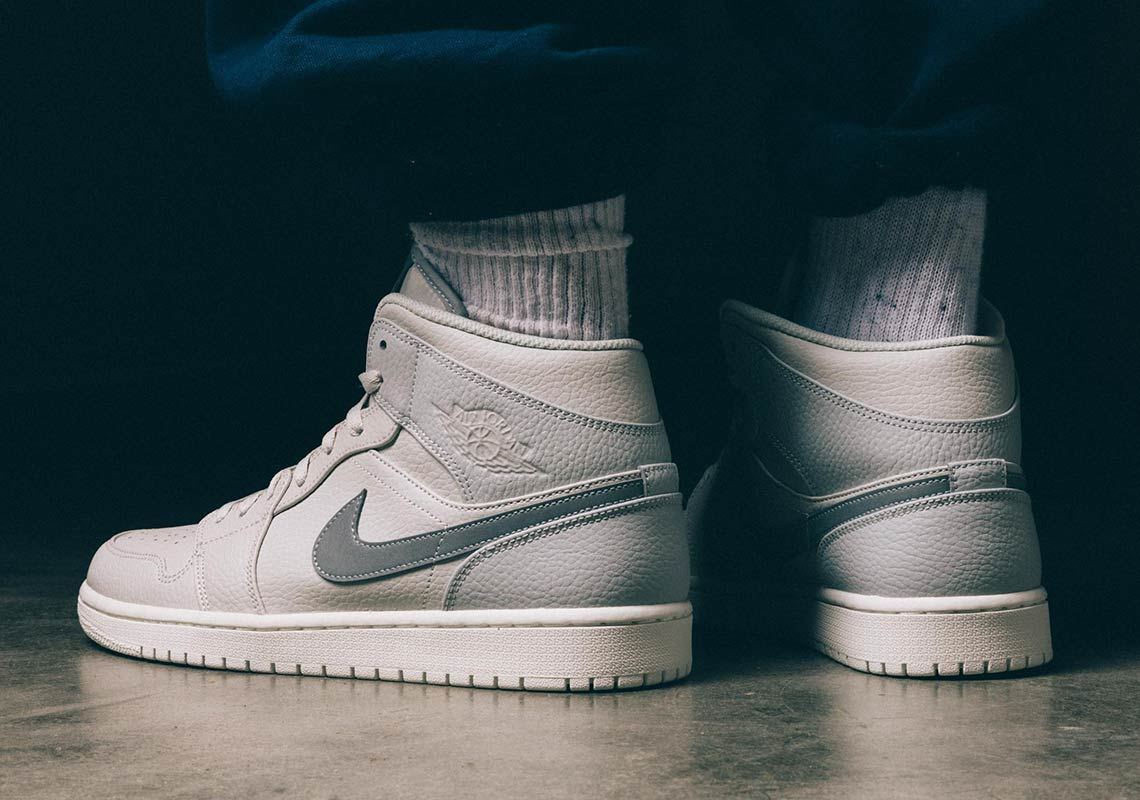 Giày Nike Air Jordan 1 Mid Retro SE 'Grey Fog' 852542-003 - Ảnh 3