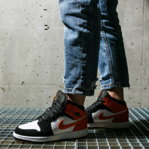 Alternative view of Giày Nike Air Jordan 1 Mid GS 'Shattered Backboard' 554725-058