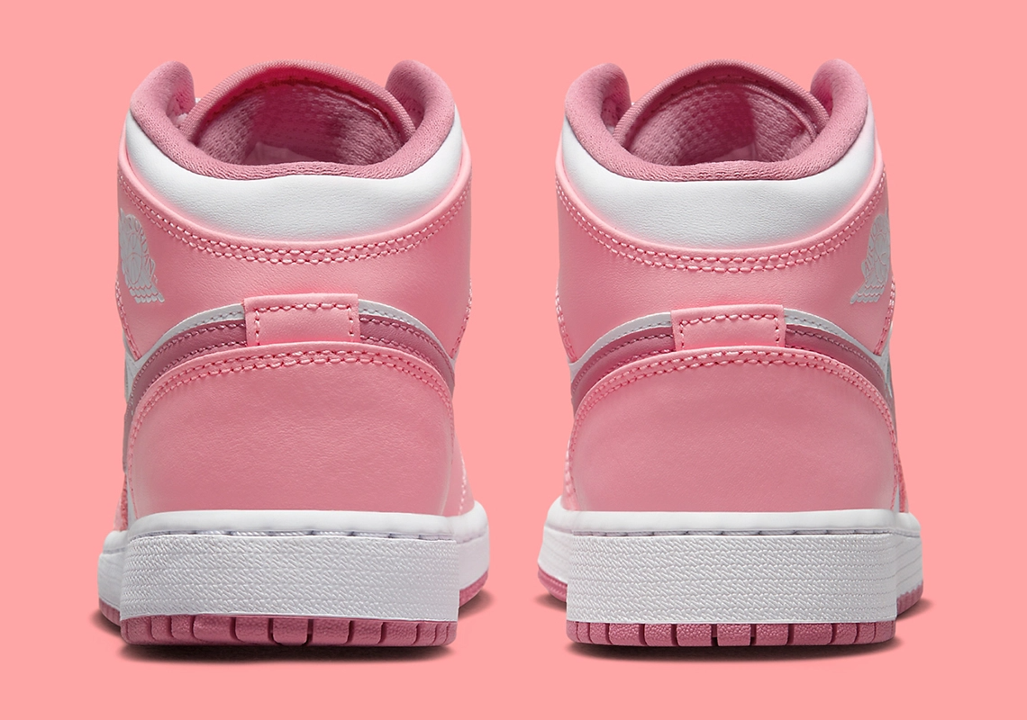 Giay Nike Air Jordan 1 Mid GS 'Valentine's Day 2023' DQ8423-616