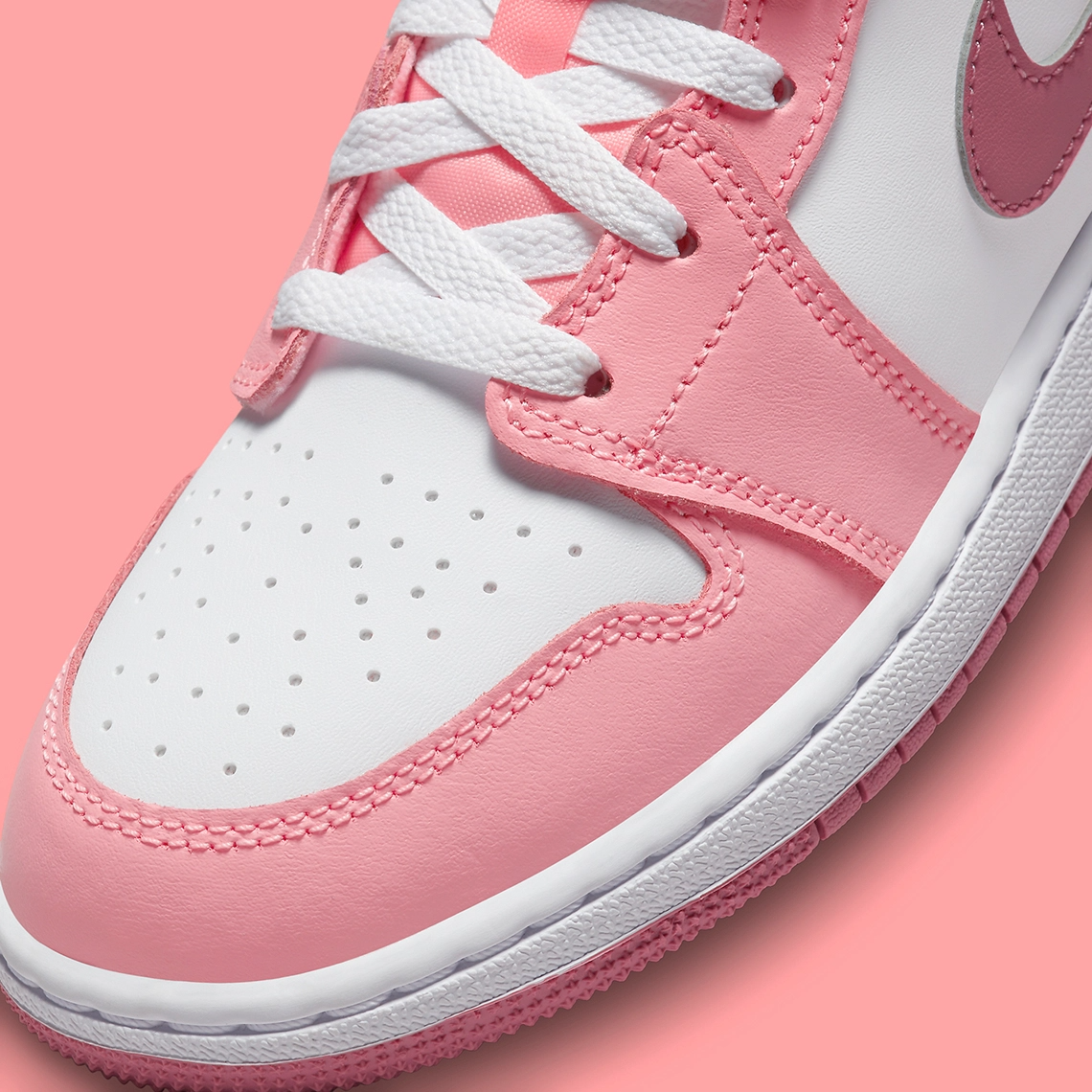Giay Nike Air Jordan 1 Mid GS 'Valentine's Day 2023' DQ8423-616