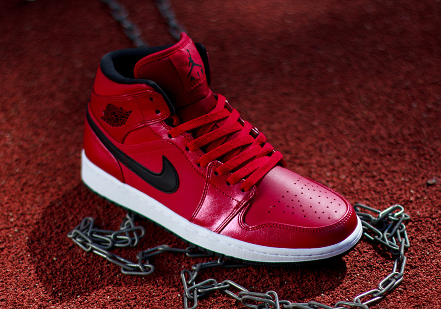 Giày Nike Air Jordan 1 Mid 'Gym Red Black Patent' 554725-602 - Ảnh 3