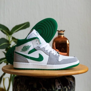Giay Nike Air Jordan 1 Mid 'Light Smoke Grey Pine Green' DC7248-103