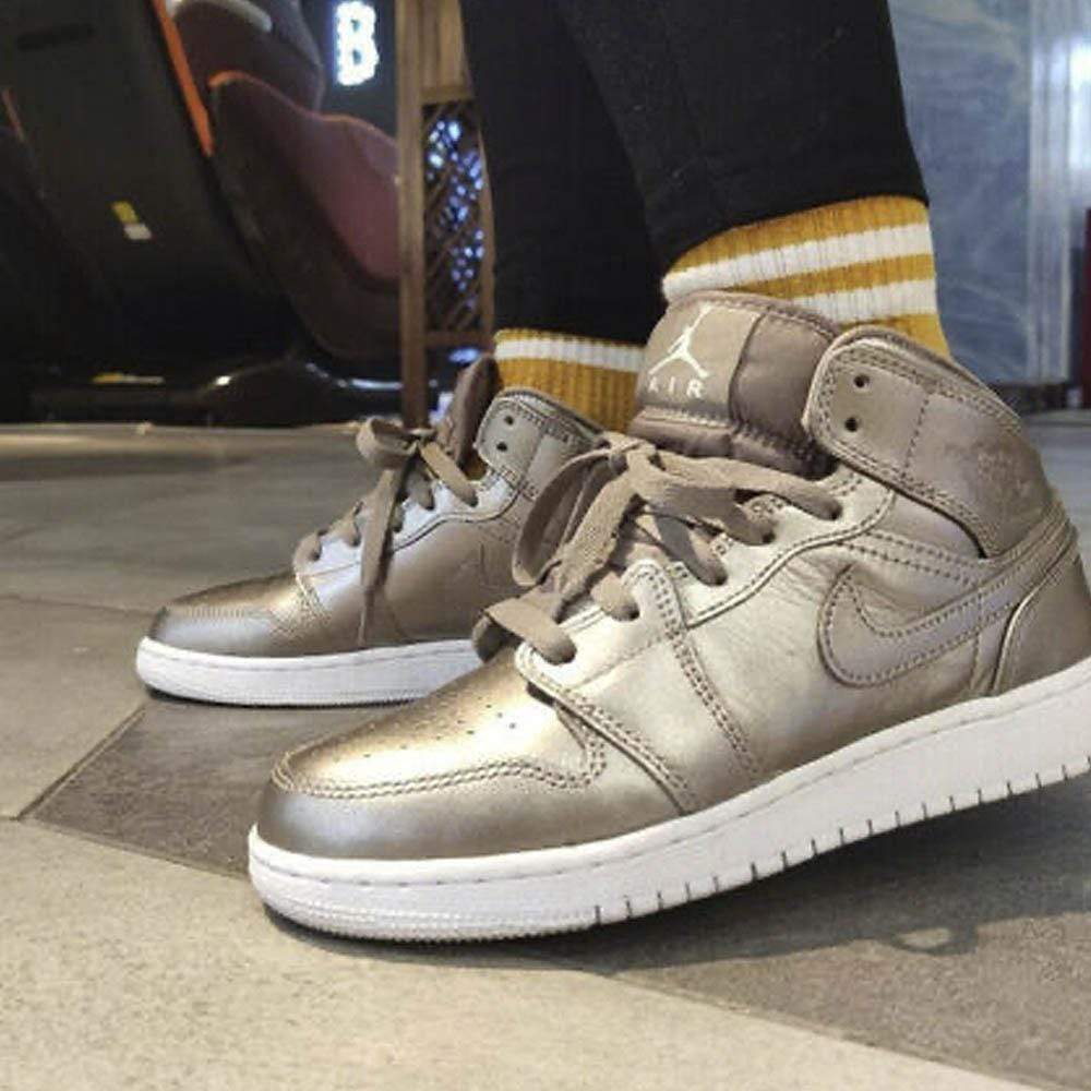 Giày Nike Air Jordan 1 Mid SE GS 'Sepia Stone' AV5174-200 - Ảnh 2
