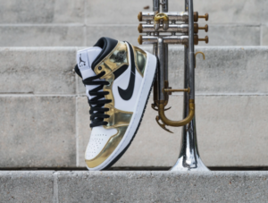 Alternative view of Giày Nike Air Jordan 1 Mid SE 'Metallic Gold' DC1419-700