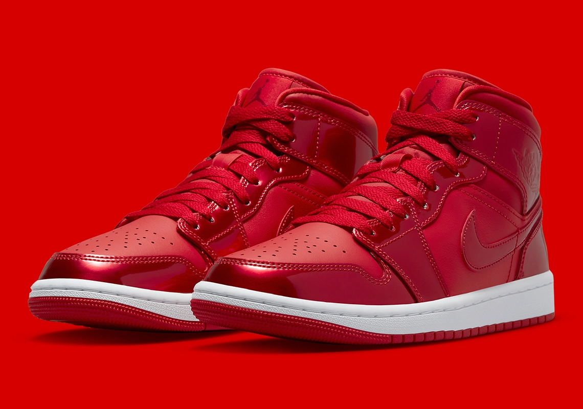 Giày Nike Air Jordan 1 Mid SE 'University Red Pomegranate' DH5894-600 - Ảnh 7
