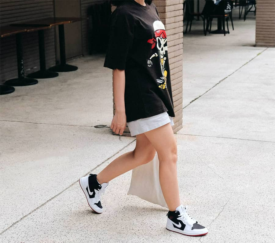 Giày Nike Wmns Air Jordan 1 Mid SE Utility 'White Black Gym Red' DD9338-016 - Ảnh 3