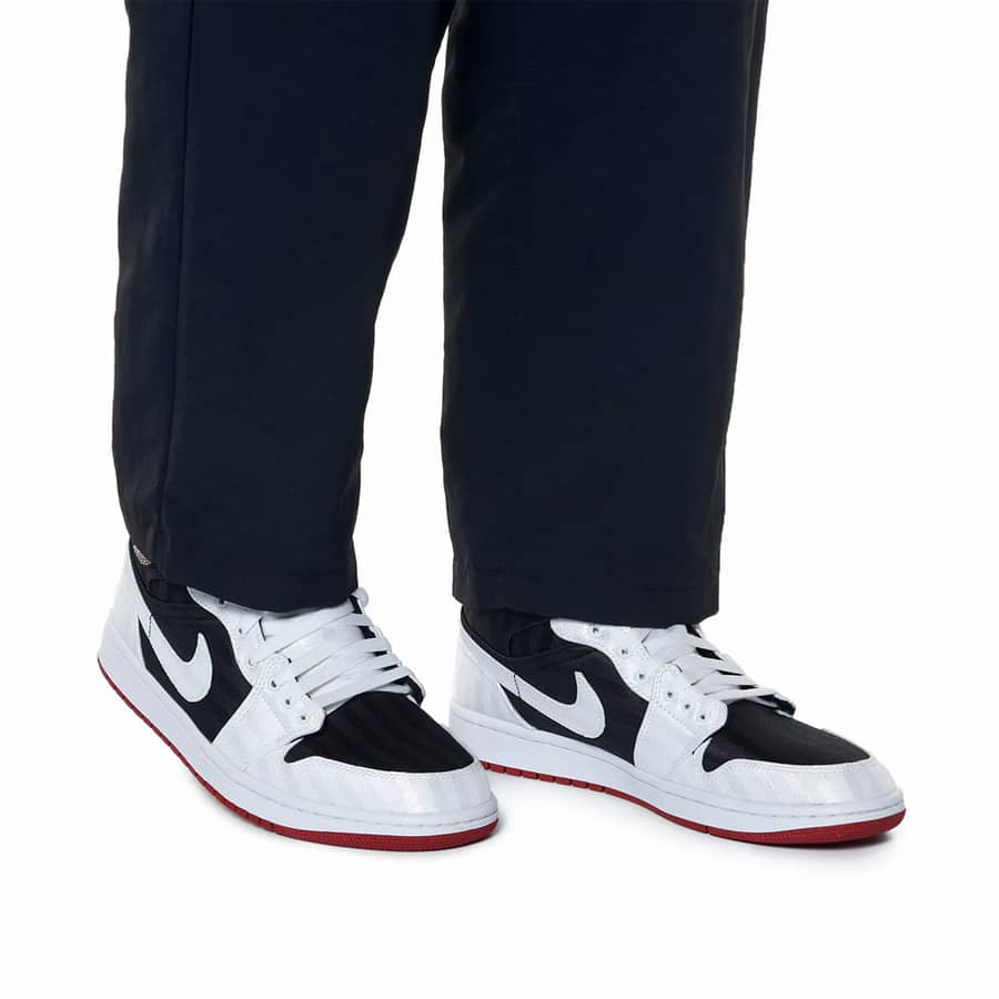 Giày Nike Wmns Air Jordan 1 Mid SE Utility 'White Black Gym Red' DD9338-016 - Ảnh 2