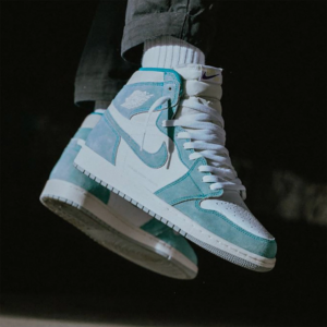 Alternative view of Giày Nike Air Jordan 1 Retro High OG 'Turbo Green' 555088-311