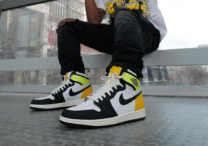 Alternative view of Giày Nike Air Jordan 1 Retro High OG 'Volt Gold' 555088-118