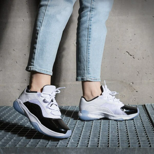 Giay Nike Air Jordan 11 CMFT Low 'Concord' DV2207-100