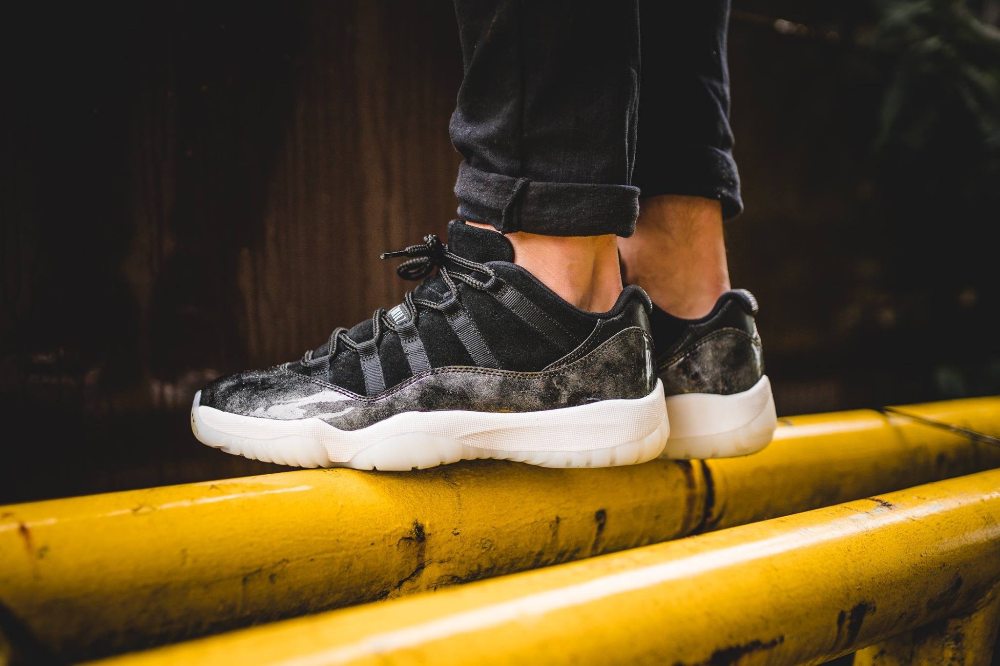 Giày Nike Air Jordan 11 Retro Low 'Barons' 528895-010 - Ảnh 7