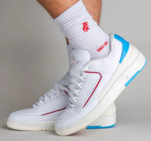 Giay Nike Wmns Air Jordan 2 Retro Low 'UNC to Chicago' DX4401-164