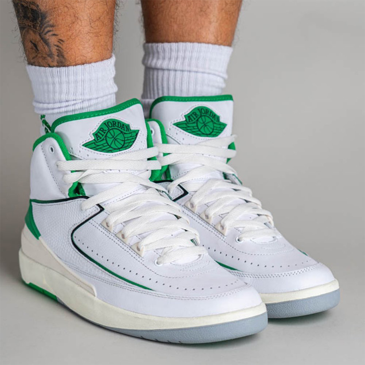 Giay Nike Air Jordan 2 Retro 'Lucky Green' DQ8562-103