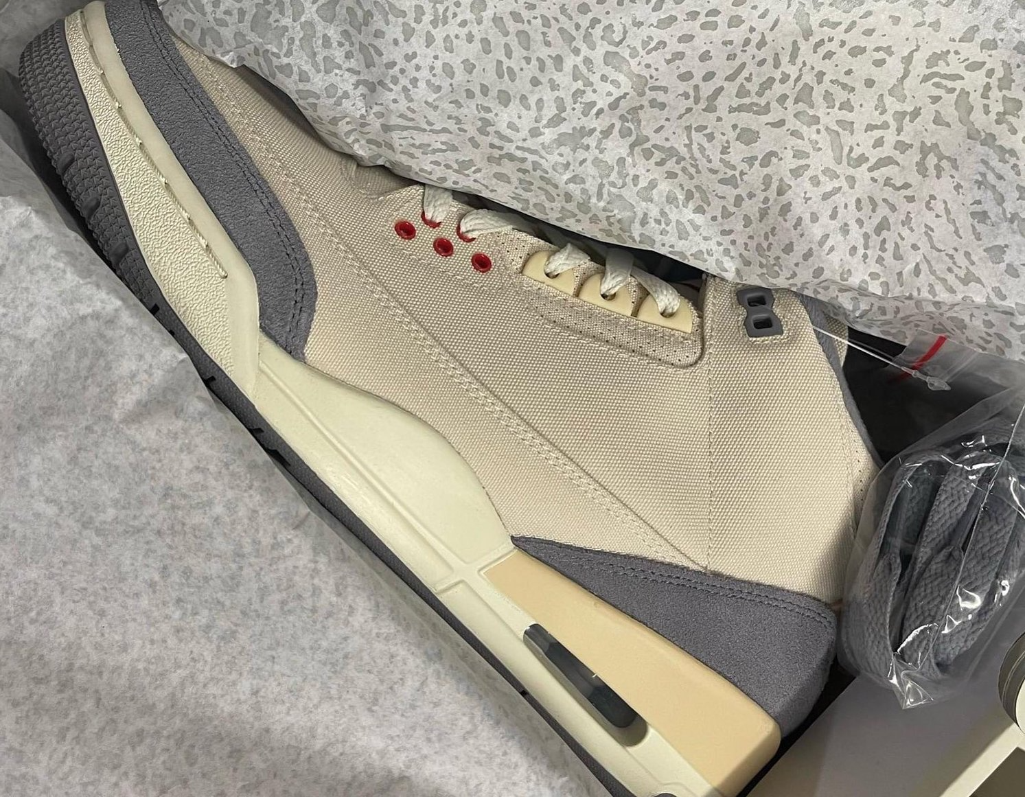 Giay Nike Air Jordan 3 Retro SE 'Muslin' DH7139-100