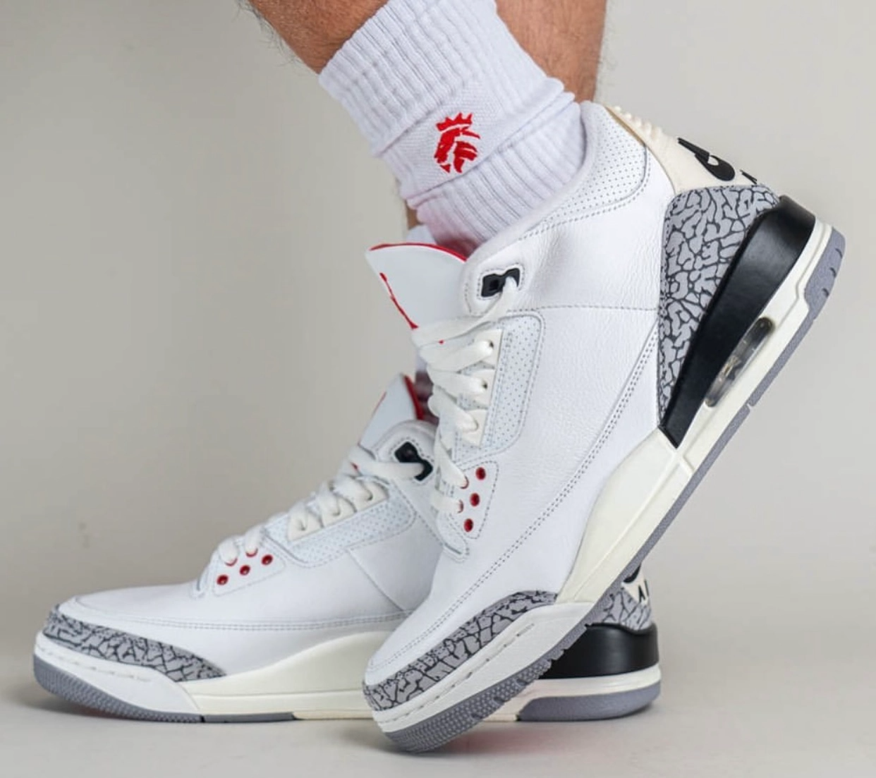 Giay Nike Air Jordan 3 Retro GS 'White Cement' DM0967-100