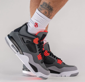 Giay Nike Air Jordan 4 Retro GS 'Infrared' 408452-061