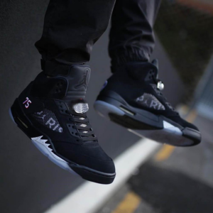 Alternative view of Giày Nike Paris Saint-Germain x Air Jordan 5 Retro 'Paris Saint-Germain' AV9175-001