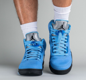 Giay Nike Air Jordan 5 Retro 'University Blue' DV1310-401