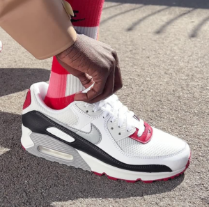 Alternative view of Giày Nike Air Max 90 'Photon Dust Varsity Red' DO8902-001