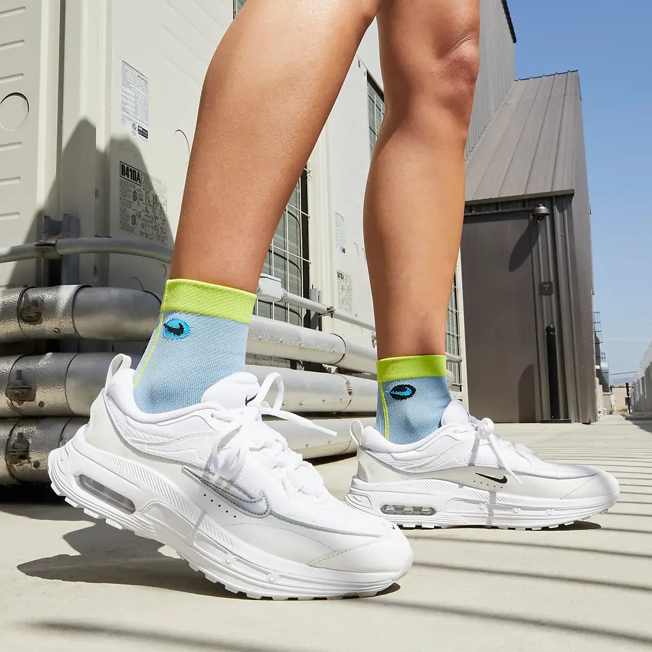 Alternative view of Giày Nike Air Max Bliss 'Summit White' DH5128-101